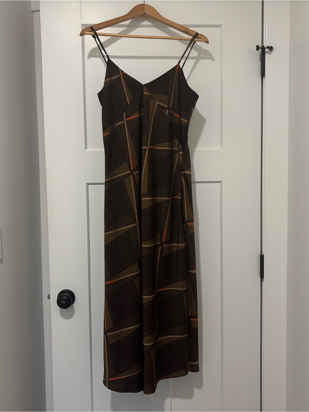NWT Banana Republic Women’s Brown Geometric Slip Maxi Dress - Size M - Picture 2 of 6